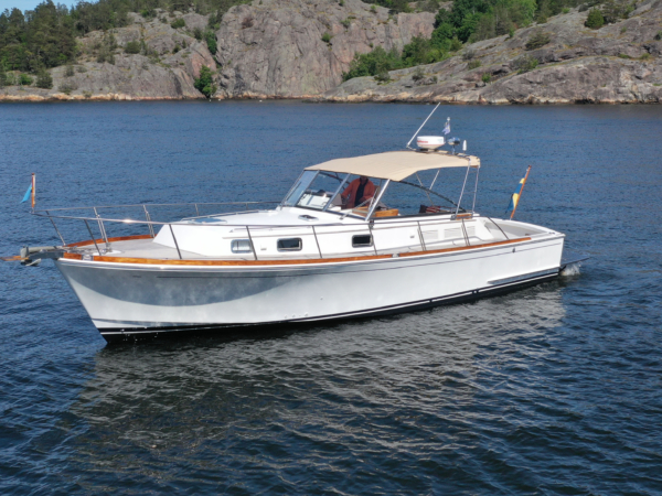Eastbay 38 Express