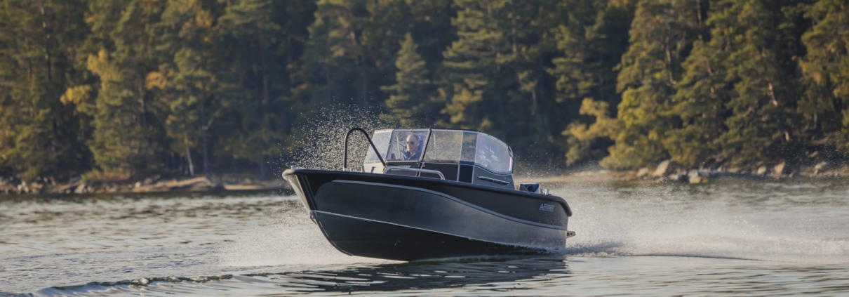 Hyr motorbåt - Marinmäklarna Nacka Strand