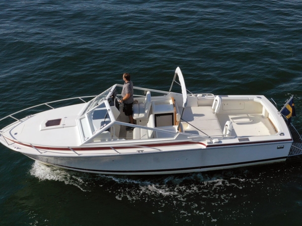 Bertram 28 Moppie