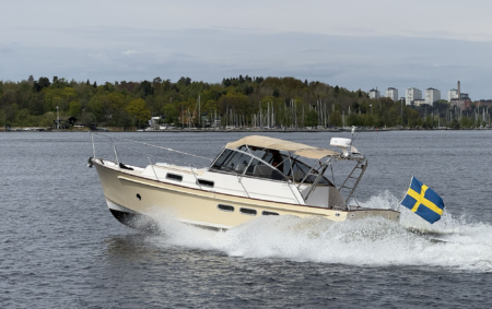 Legacy 34 Jet Express - Marinmäklarna AB